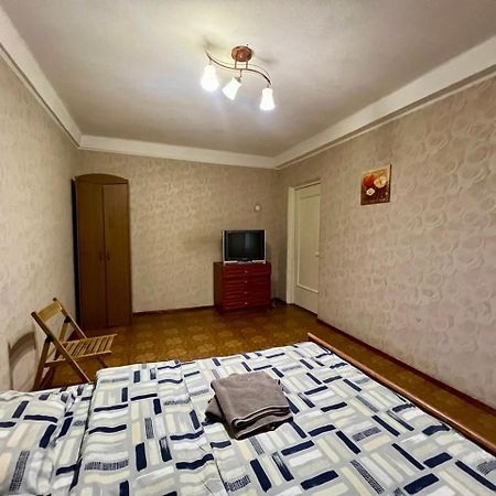 Квартира Эконом-Класса Возле Метро Левобережная Kiev Eksteriør billede